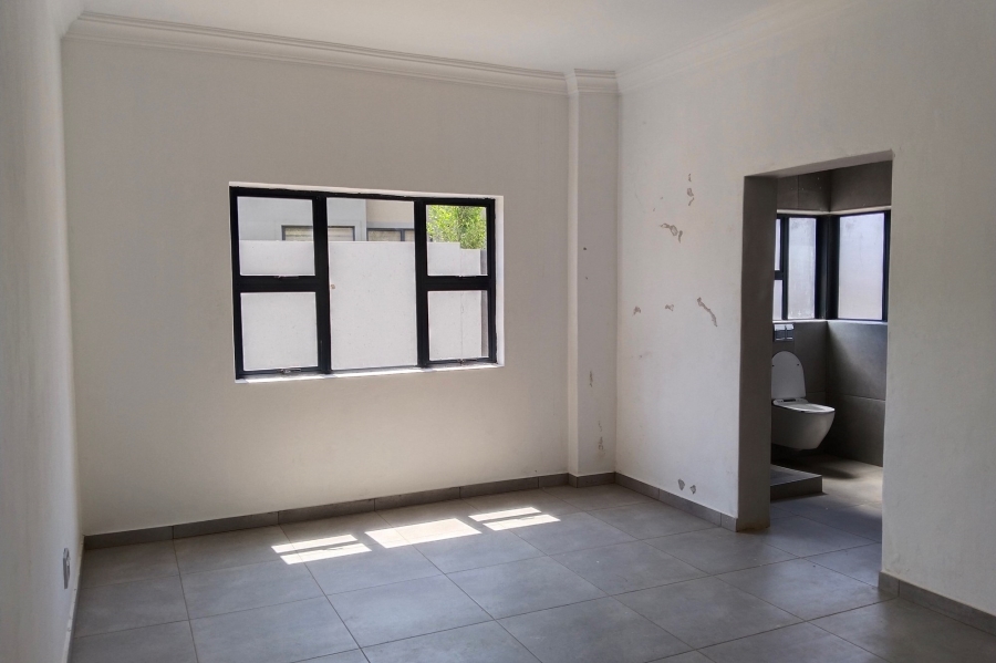 7 Bedroom Property for Sale in Gateway Manor North West